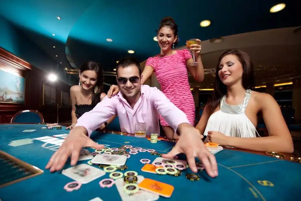 lux88 login platform interface showing sportsbook, live-dealer, slots, and esports product categories